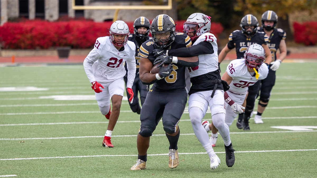 StOlafAthletics's tweet image. Landon Dillon's 200-yard rushing performance powered @StOlafFB to a 41-34 Senior Day victory over Hamline!

RECAP: athletics.stolaf.edu/news/2025/11/8…

#UmYahYah | #OlePride | #d3fb