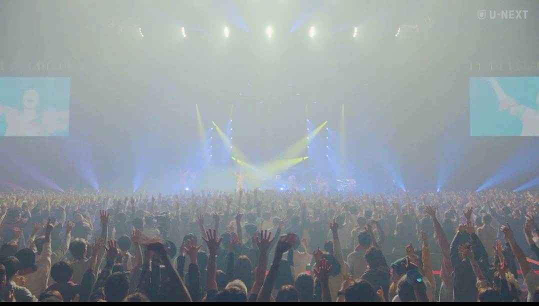 44Renbe's tweet photo. Superfly Hall Tour 2025 
“Amazing Session”　
東京ファイナル公演　
18/19 曲目(Encore)
スキップ・ビート (Skipped Beat
by KUWATA BAND)
ファイナル参戦した夜を思い起こしながら😌さらにU-NEXTにてリピ視聴🎵✨✨

珠玉のカバー曲『楓』その美しすぎるコーラスに会場が涙した直後のビートイン🎵✨✨✨✨
歌姫からの「サプライズだぞ！👍久々にスキップ・ビート歌いま〜す🔥」のMC〜マジか！驚愕＆全身の震え！😱😆🎵✨✨

かつて海外アーティストから「日本人でありながらファンクロック、ブラックミュージックをやってしまうのか！😱👍」とまで言わしめた〜あのサザンの桑田先生率いる伝説的ロックユニット『KUWATA BAND』によるレジェンド曲🔥🎵✨✨

若い頃、一応音楽に浸って青春時代を過ごした自分にとってリスペクト感いっぱいに聴き込んだ桑田先生＆サザン系珠玉サウンドをまさかファイナルの夜で〜生きる伝説の歌姫による久々のカバー歌唱として聴けるとは！最高すぎる！😱😭🔥🎵✨✨

桑田先生自身がリスペクトされた超伝説巨人レイ・チャールズ大先生方からもインスパイアされたであろう〜超絶的グルーブ感をSuperflyが再現〜💎🔥🎵✨✨

豊潤なハムバッカー＆テレキャスのダブルによるギターリフ＆バッキング＆リード・ソロ、ピアノ、ベース、ドラムス、そしてコーラス〜グルーブの何たるかを知り尽くした達人ミュージシャン方々が我らの歌姫のトレブル・ブーストされた感の熱き美しき〜妖艶でしなやかな歌声💎🔥を完全バックアップ！👍😆🎵✨✨
そのグルーブ感を全身で浴びるかのように縦横無尽に躍動する歌姫がまぶし過ぎる！😆👍🎵✨✨

ファンクロック曲を目の当たりにしながら失神しそうになったのは久しぶりだ！😱😭👍🔥🎵✨✨

BPM値104〜うねるような基本4ビート感ながら16ビートスウィング感をもつブラックミュージック・ライクなこのナンバーを・・・
20世紀以降の女性ロックヴォーカルを牽引して来たとまでプロ・アーティスト方々から評され、原曲者の桑田先生御自身からは〜・・

『Superflyの後では歌いたくないほど〜彼女の歌唱は優れている👍🎵✨✨』

とまで言わしめた〜我らの歌姫が踊り、歌いまくるこの最高パフォーマンスの天国感🌈🎵に只々悶絶！😭👍🔥🎵✨✨

桑田先生の「クール＆エロティックを表現しきった」と当時絶賛された珠玉の原曲Aマイナー調から〜Eマイナー調の熱き華麗なる歌姫によるカバー歌唱へ😌🎵✨✨

原曲リリース時に当時2歳だったはずの歌姫は〜あれから39年の時を経たこの夜、この珠玉曲の最高のグルーブ感をそのままに〜いえ！それを美しき芸術的領域にまでリメイクしてしまうのかと思わせるほどの「音楽の歴史をも超えた🔥🎵」パフォーマンスで我らflyerを魅了しノックアウトしてくれたのでした！😭👍🔥🙇😆🎸🎹🎵✨✨
#Superfly　#越智志帆
#SuperflyAmazingSession
#東京ガーデンシアター
#SuperflyHallTour2025
#UNEXT
#Amazing_Session
