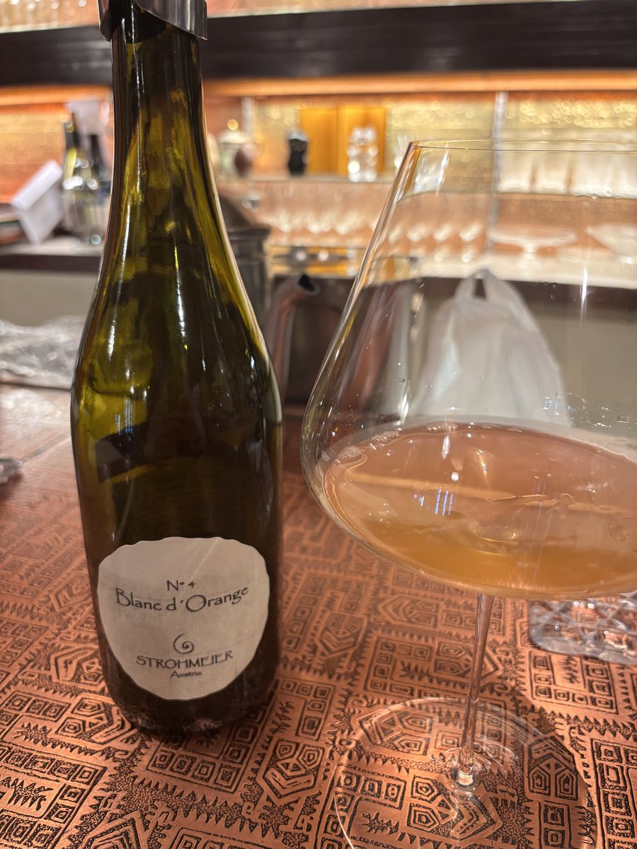 YoChan_tanaka's tweet photo. お酒解禁になったからとことん飲むやつ
朝ワインって惹かれる
しかもナチュールってあたり最高
交流会に対抗

現在時刻10時56分 https://t.co/nw6FYYgoc8
