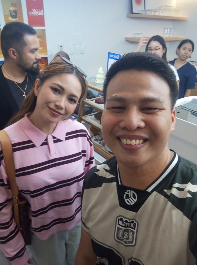 Me w/ Yeng Constantino <a href="/YengPLUGGEDin/">Yeng Constantino</a> ( Pop Rock Superstar / Pop Rock Princess / Singer / Cornerstone Entertainment  Inc. Artist / Pinoy Dream Academy 1 Champion )

#YengConstantino #PopRockPrincess #PopRockSuperstar