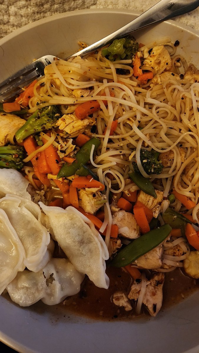 abhoover29's tweet photo. #OPLive watch party dinner! https://t.co/vtQv4JDVwf