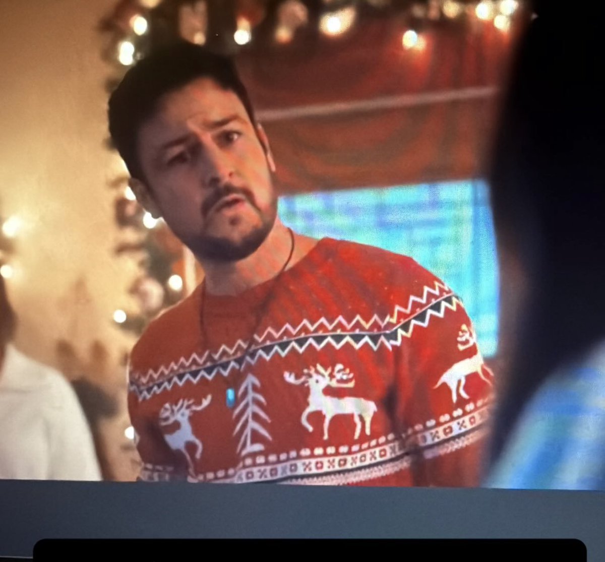 StateofMandy13's tweet photo. Alright my Twitter friends, it’s been awhile but we desperately need someone to find us this sweater, I beg of you! How do I find it? https://t.co/pK5hTaLOAC
