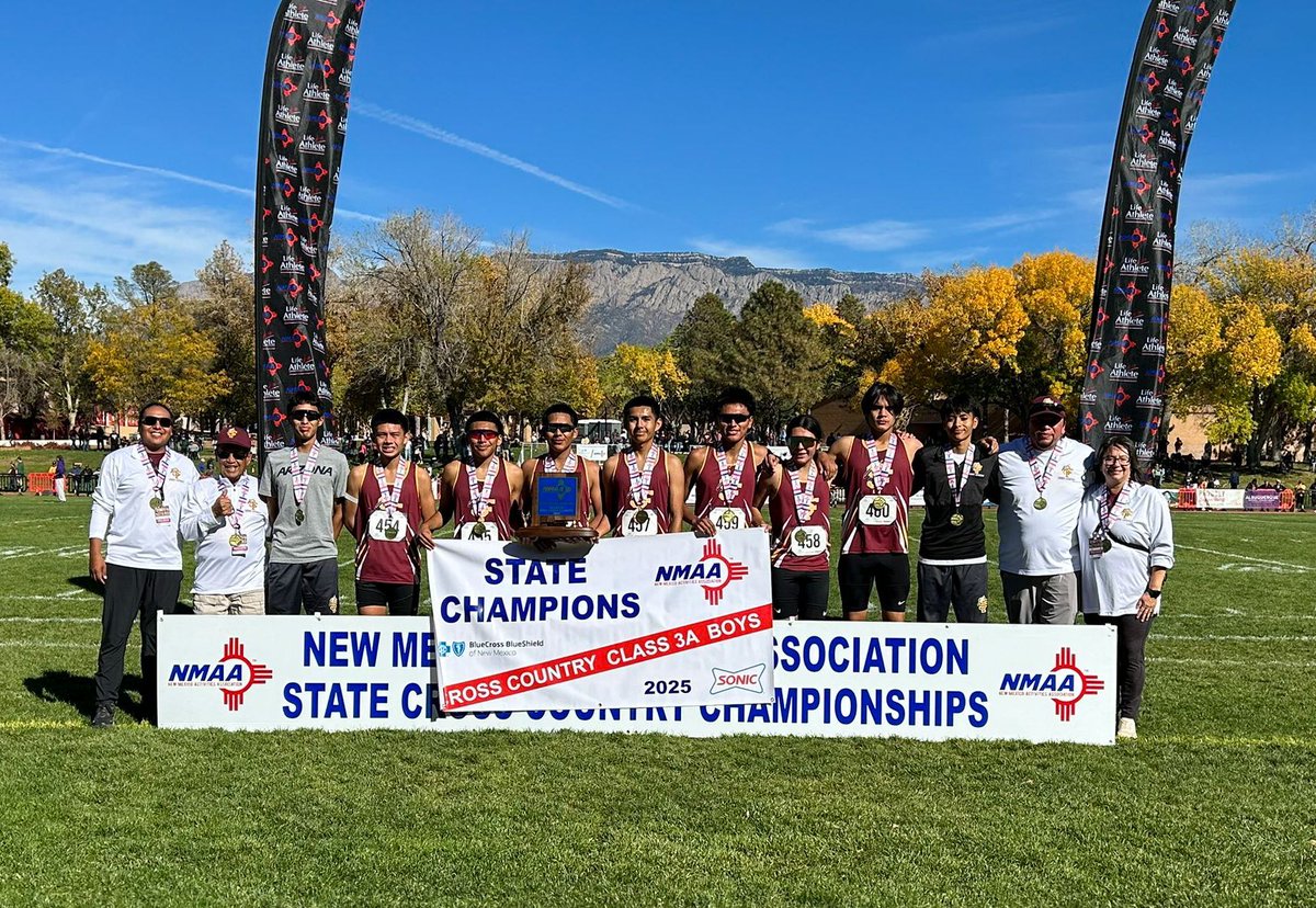 ndnsports's tweet photo. Congratulations to the Santa Fe Indian School boy's cross country team who were the winners of the 2025 New Mexico Class 3A Boys State Cross Country Championship.
#NativePreps #TribalSchool #SFIS #StateChamps https://t.co/kmqoSDiBaV