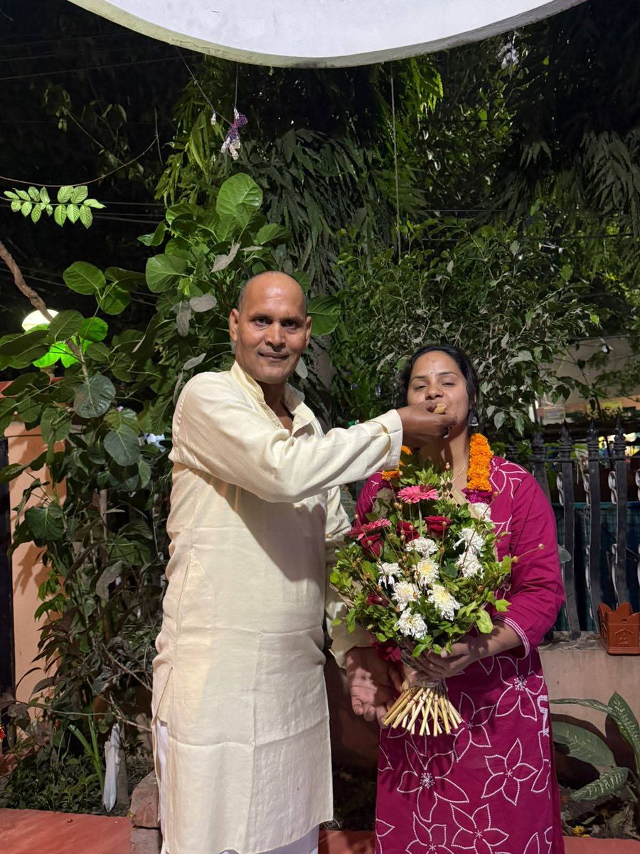 Ashwanirai093's tweet image. गाजीपुर जनपद के करीमुद्दीन पुर निवासी अपने प्रिय जगनिवास राय की भतीजी अर्पिता राय को मध्य प्रदेश सरकार में डिप्टी कलेक्टर बनने की हार्दिक बधाई एवं शुभकामनाएं।
ग्राम पंचायत राजापुर स्वागत अभिनंदन और वंदन करता है
#follower