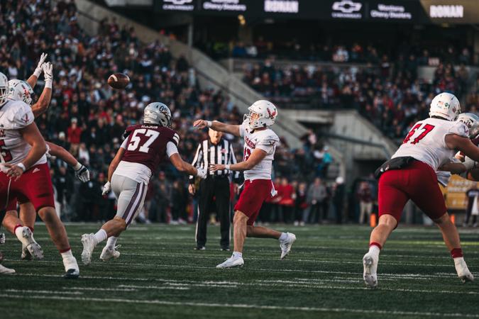 EWUFootball's tweet photo. The Eags displayed their resilience on Saturday as they had No. 2 Montana on their heels in the final seconds. 

DETAILS 📰 https://t.co/IPyiM3sfFu

#GoEags #EKG https://t.co/flWanrjI7w