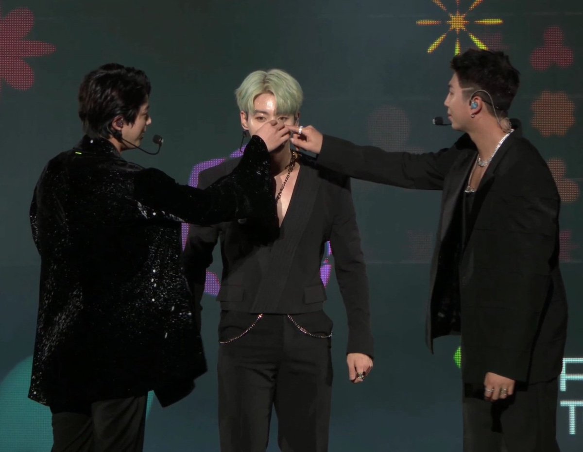 みょんひゃん🩷💛🩵 on X