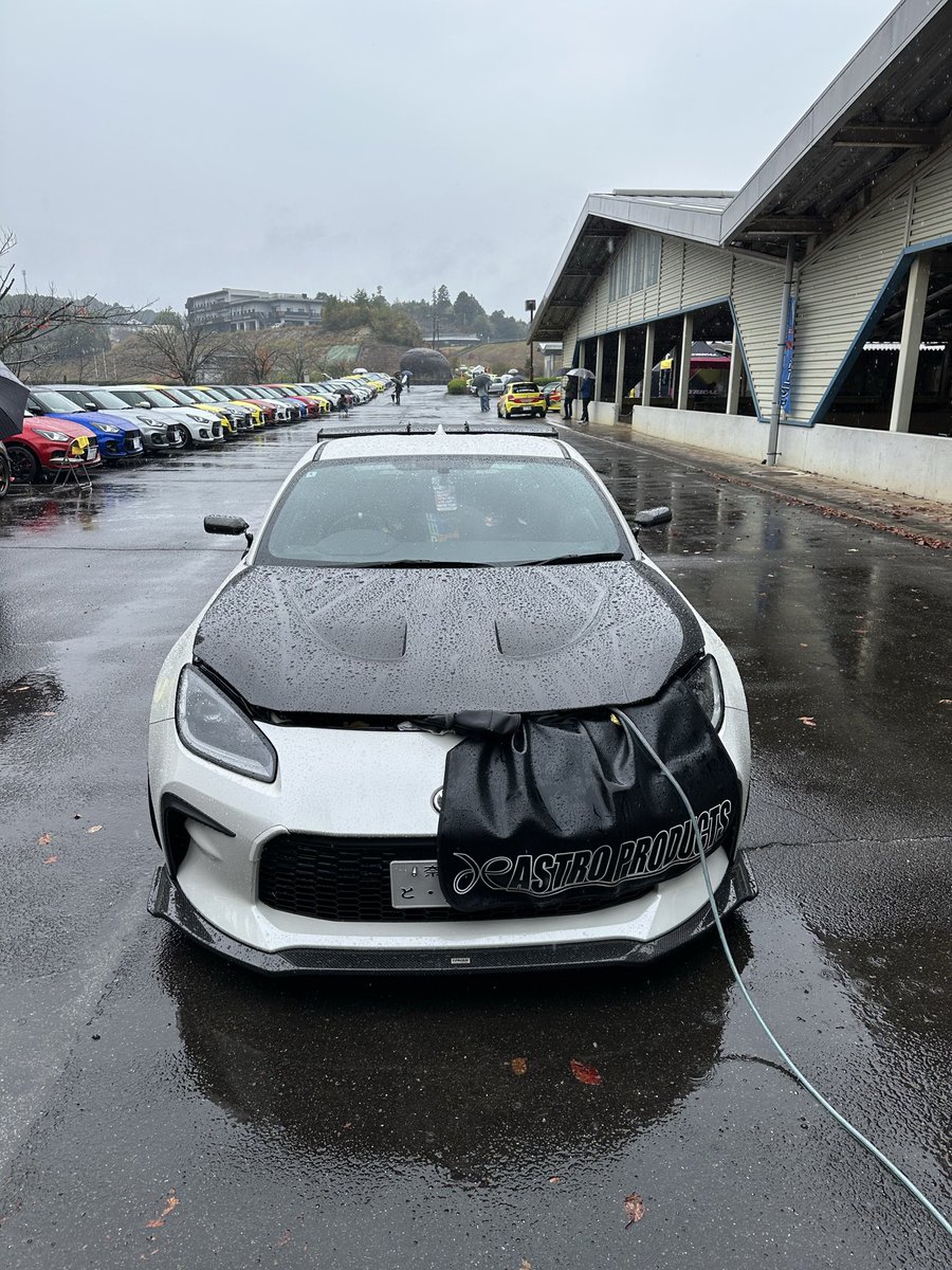 NsCarbonclean's tweet image. 雨の中ありがとうございます🙏☔ 
 #カーボンクリーニング
 #SWIFTJAM
 #SWIFT