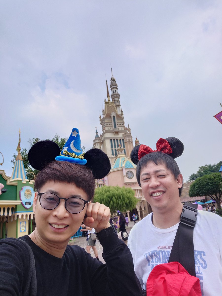 BKBbunbun's tweet photo. 一日でほぼ回れるとに聞いてましたが割とほんと回れてます香港ディズニー ！ほんでもっと笑ってな！ https://t.co/Rzuw4OyF8d
