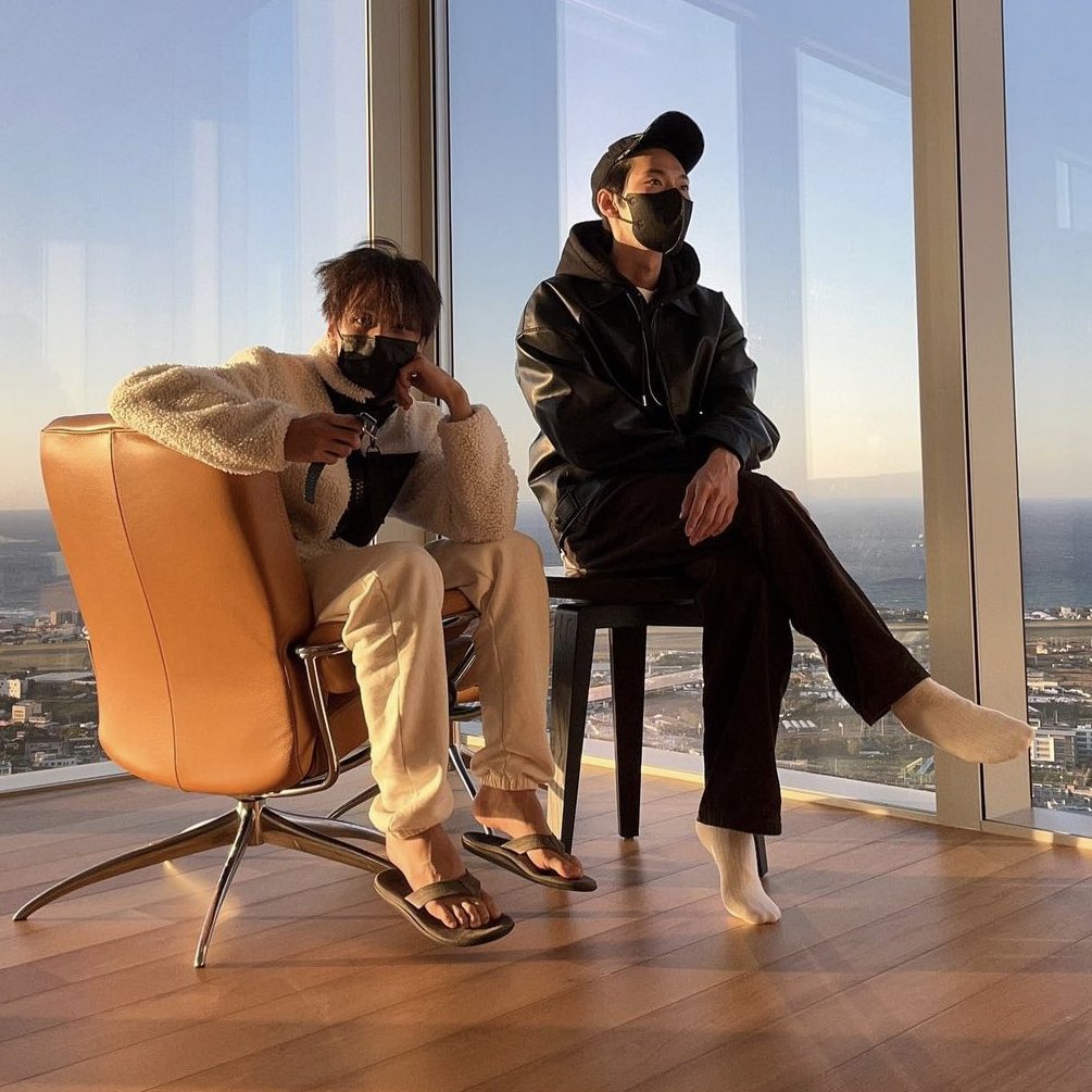 AM; 𝘰𝘯 𝘩𝘪𝘢𝘵𝘶𝘴 tweet media