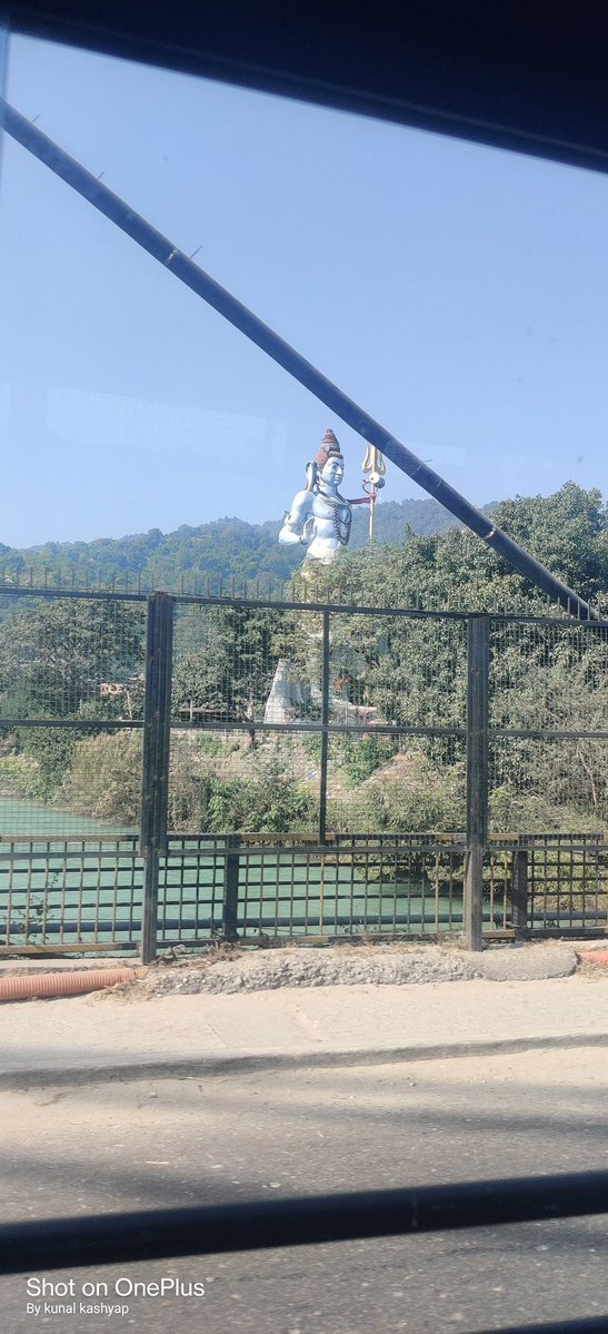 kunalkashyap_st's tweet image. हर हर महादेव🙏🏼
कोई बात सकता है कहां की फोटो है❓
#Mahadev #Shivbhakt #Sanatani #Hindu #Hindus