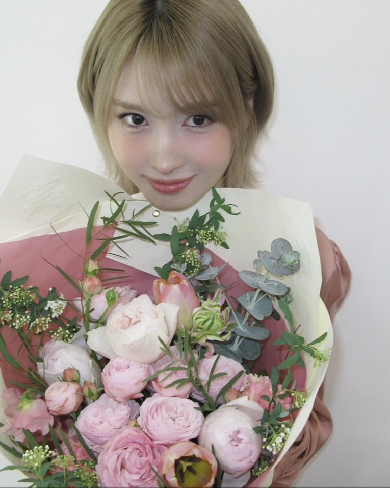 ahah_64__'s tweet photo. 29歳のお誕生日おめでとう𐔌՞⁔•͈ ·̫ •͈⁔՞𐦯 ♡

#HappyMomoDay
#모모에게_어김없이_끌려들어
#Happy_PeachDay_MOMO https://t.co/nyc29D7YJH