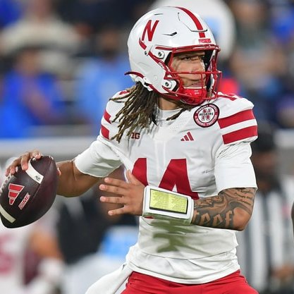Freshman QB TJ Lateef made it look easy in his first start — 13-of-15 for 205 yards, 3 TDs — as Nebraska beat UCLA 28-21 in the Rose Bowl. Emmett Johnson added 232 total yards and 3 TDs. The California kid gave the Huskers a needed November spark. 🌹🏈 
on3.com/teams/nebraska…