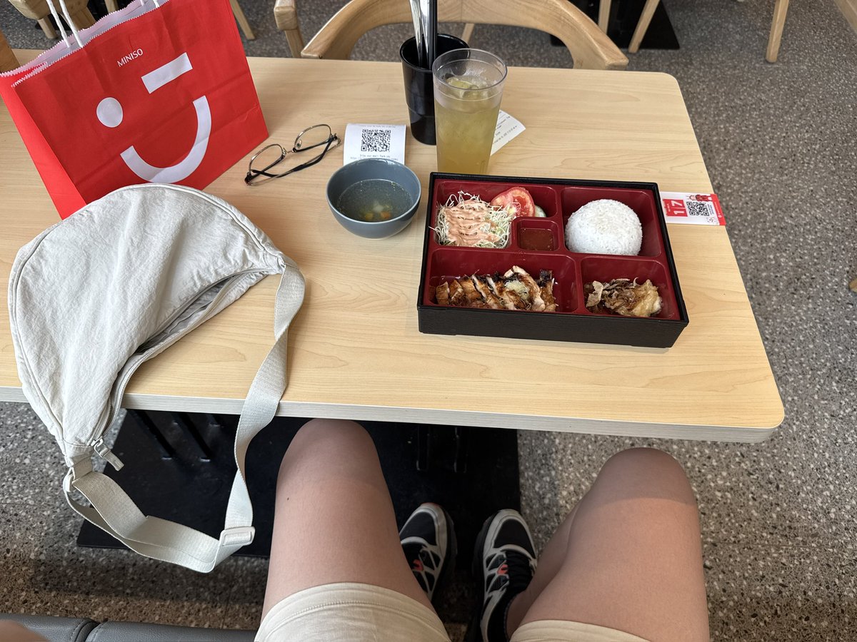 propofolks's tweet image. 28 years, still alone…