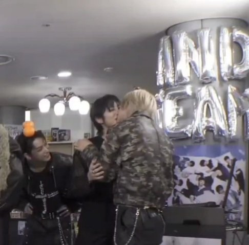 fumamorej's tweet image. yaointeresting day today