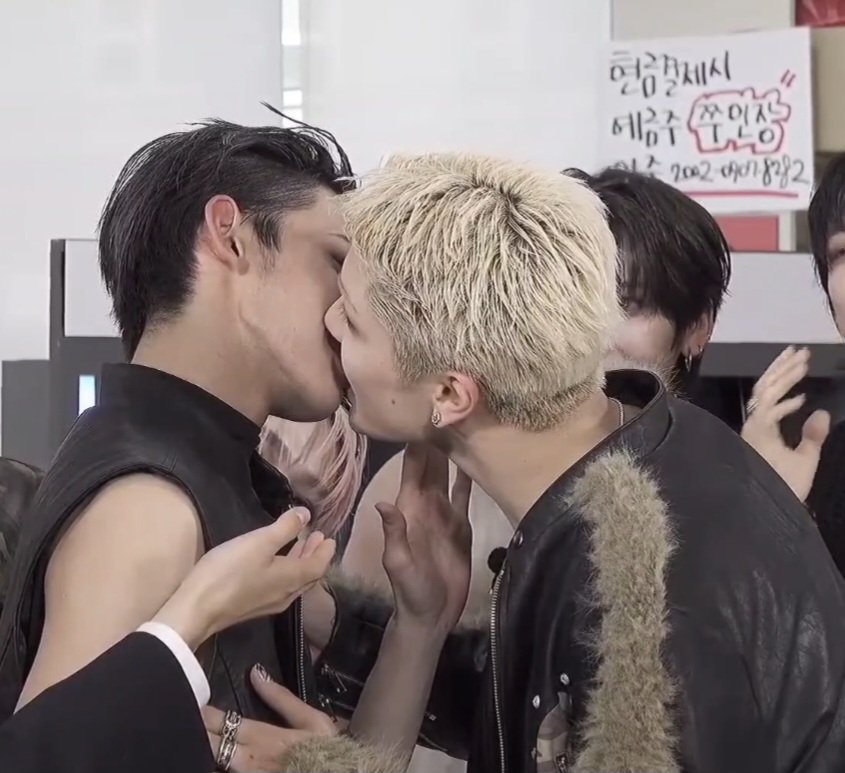 fumamorej's tweet image. yaointeresting day today