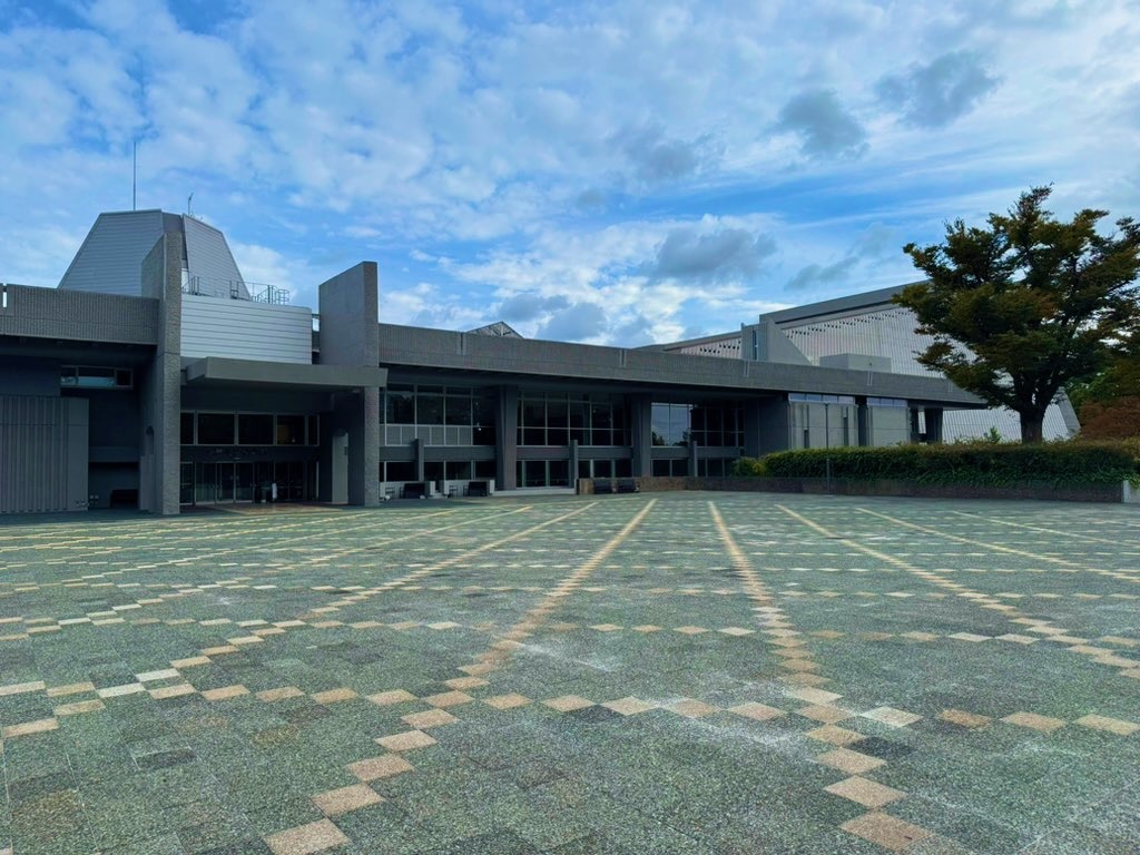 AidaAtelier's tweet photo. JIA建築家大会2025千葉が無事開催されました。司会進行を務めたセッション「社会に発信する建築家のメディア実践を考える」も来場の方々に好評を頂いたようで一安心。議論も盛り上がり、何より進行していてとても楽しかった！みなさま、ありがとうございました。 https://t.co/Xv4WBTgXUp