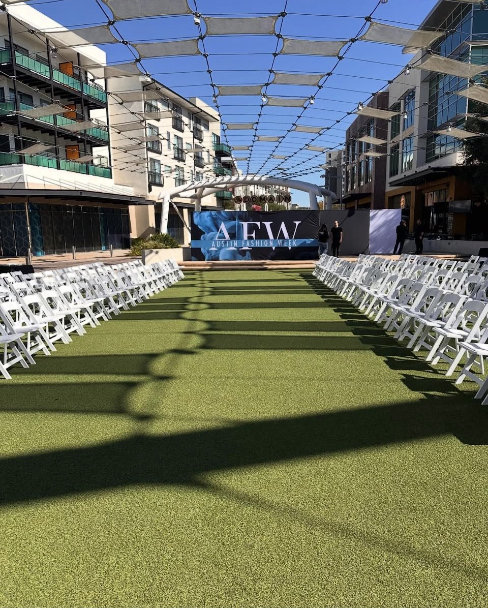 StylistMichelle's tweet image. What a whirlwind of a Texas fashion month! 🤩 Behind the SEAMS® is a PROUD SPONSOR of Austin Fashion Week @fashionbyevents (Runway pic by Matt Swinney) #behindtheseamstvshow