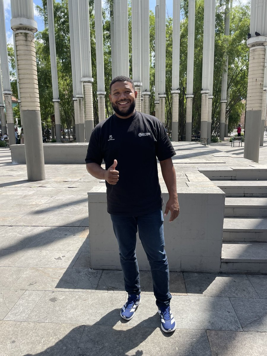 Ey manito, eres 
 La monda, estás logrando paso paso todo lo que te has propuesto en esta hp vida, poco a poco, a tu ritmo, sin mirar el reloj de nadie, lo estas logrando. Te felicito 😍🥰😘