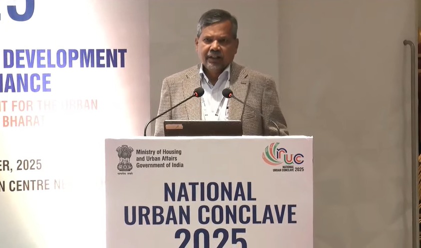 SwachhBharatGov's tweet photo. Shri Akshay Rout, Former Director General, Swachh Bharat Mission (Grameen) highlighted on "People for Circular Economy" under the Breakout Session on Circular Economy: Circular Economy: Closing the Loop for Sustainable Municipal Solid and Liquid Waste Management. #UrbanConclave https://t.co/xeGPKbaFov