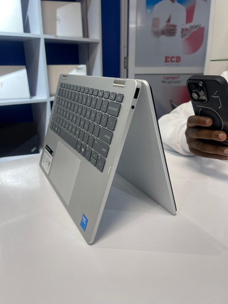 EdwinNgany's tweet image. Brand New HP OmniBook 5 Flip Laptop 14-fp0023dx

Processor: Intel® Core™ 7 150U
•Storage: 512GB SSD
•RAM: 16GB LPDDR SDRAM 
•OS: Windows 11 Pro
•Display: 14.0” 2K  touch
•Camera: HP 5MP IR
•Battery: 4-cell, 68 Wh
Intel Iris Xe Graphics + NPU autopilot 

💰KES. 100,000…
