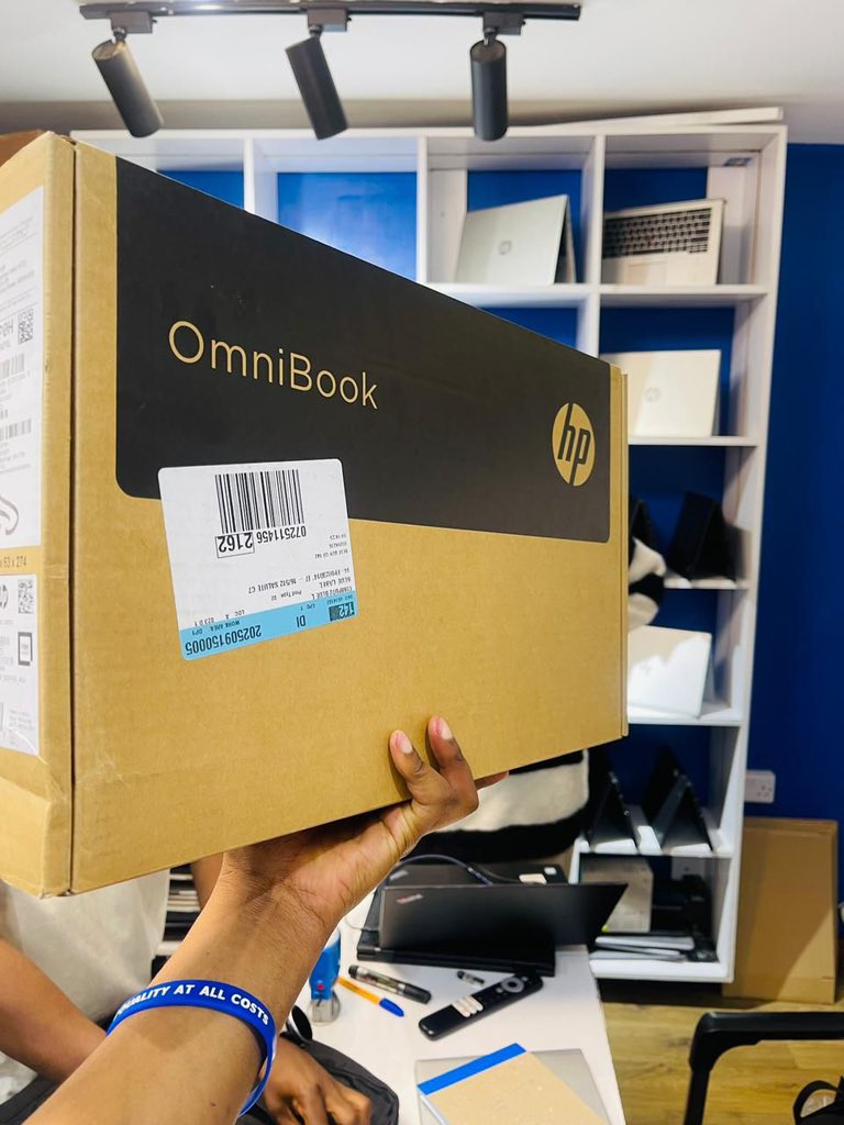 EdwinNgany's tweet image. Brand New HP OmniBook 5 Flip Laptop 14-fp0023dx

Processor: Intel® Core™ 7 150U
•Storage: 512GB SSD
•RAM: 16GB LPDDR SDRAM 
•OS: Windows 11 Pro
•Display: 14.0” 2K  touch
•Camera: HP 5MP IR
•Battery: 4-cell, 68 Wh
Intel Iris Xe Graphics + NPU autopilot 

💰KES. 100,000…