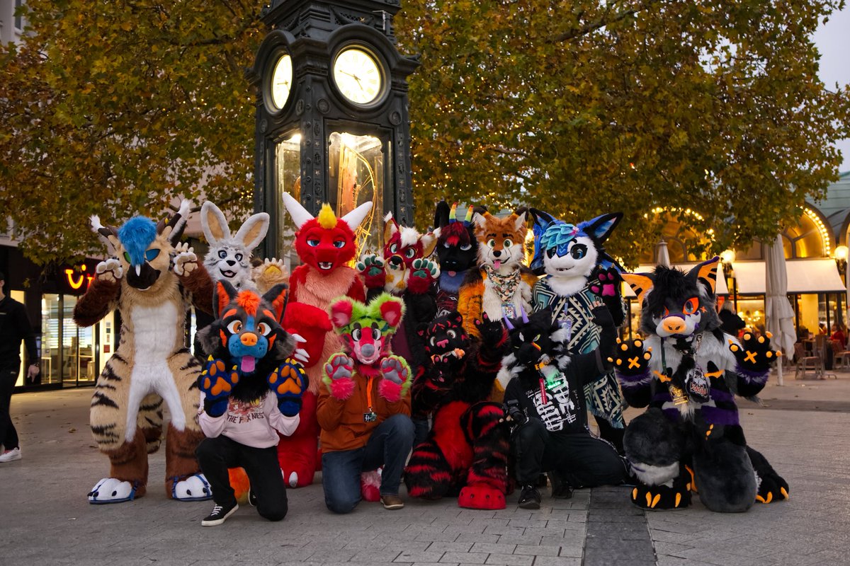 Sylvi 🔜 CFZ tweet media