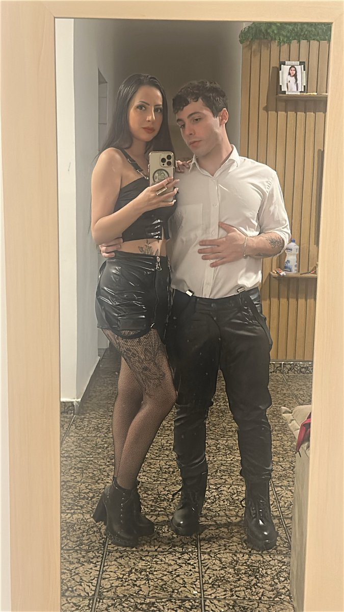 Hoje foi o dia que meu primo conheceu o mundo fetichista e me acompanhou nas entrevistas… logo postarei tudo no TV Teh Angel😈