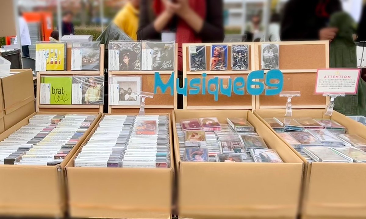 musique69_info's tweet photo. 【御礼申し上げます】先週末 #OPENFACTORY のポップアップストアで購入いただいた方々は勿論、立ち寄り声を掛けていただいた方々、そしてイベント主催者の東洋化成さんに深く感謝します。楽しい1日になりました。いつの日か、また皆さまに直接お会い出来る日が来ますように。 https://t.co/HkSmTV15H6 https://t.co/UxPTps5zVL