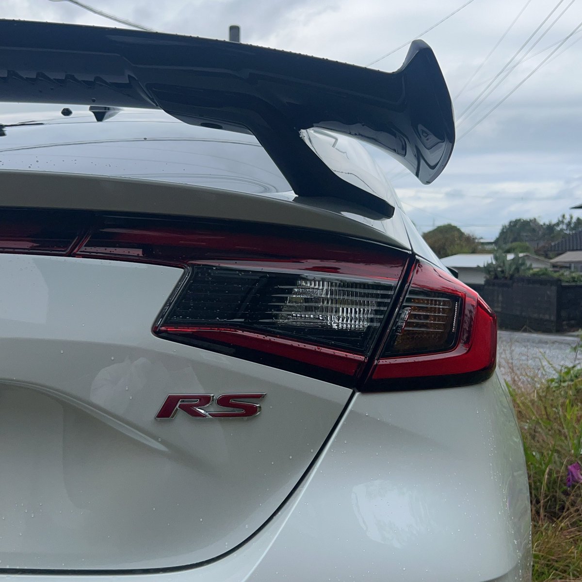 ayarei12's tweet photo. 高速で突っ込まれてヴェゼルが廃車になったけど
シビックRS納車しました！
気になってた車だし、しかも1ヶ月で納車になったから事故も乗り換える為の運命だったんか👍
シビック乗りの方よろしくお願いします🙇
#シビックrs https://t.co/D6jl2dwDjO