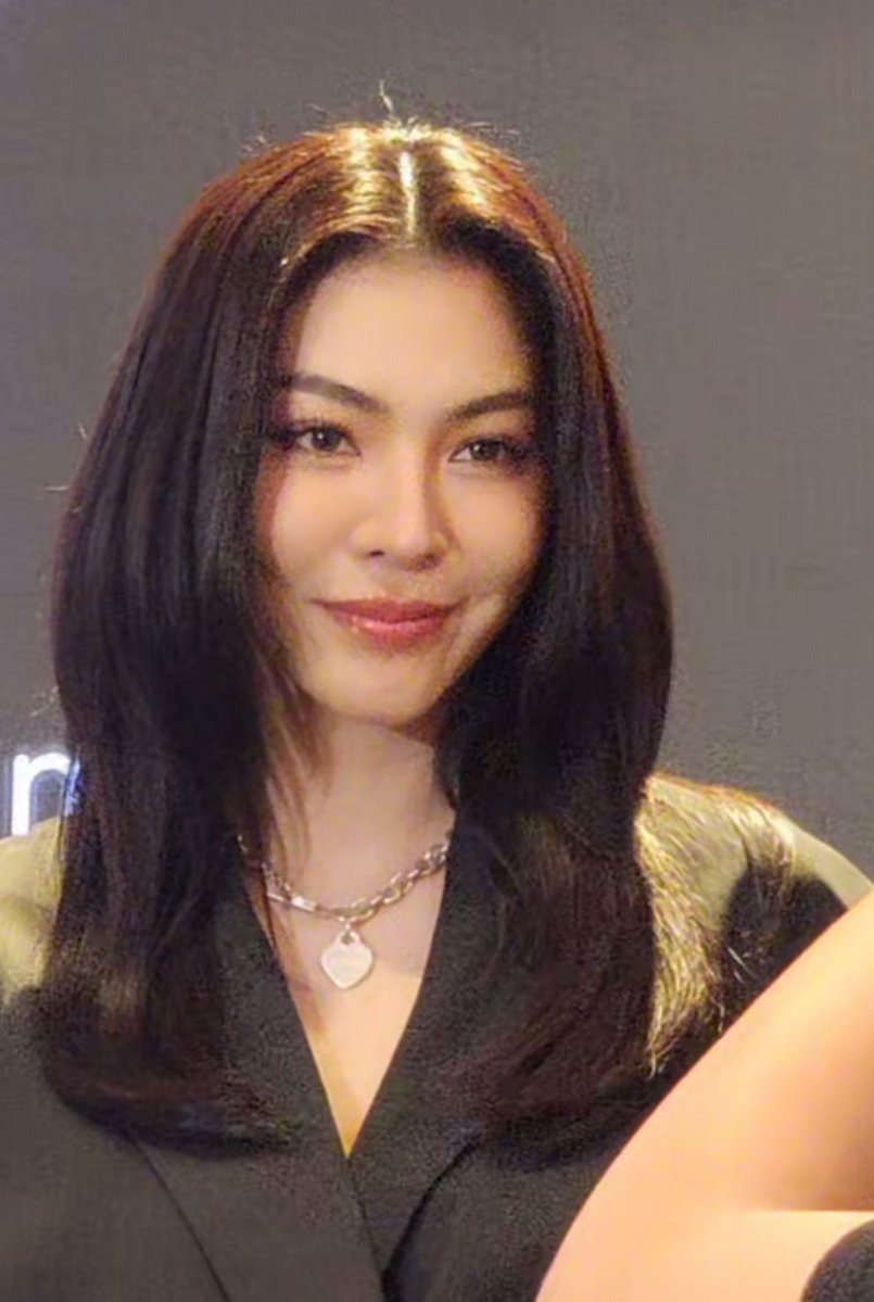 fayelvr's tweet image. she’s so pretty!!

#fayeperaya #ฝ้ายพีรญา