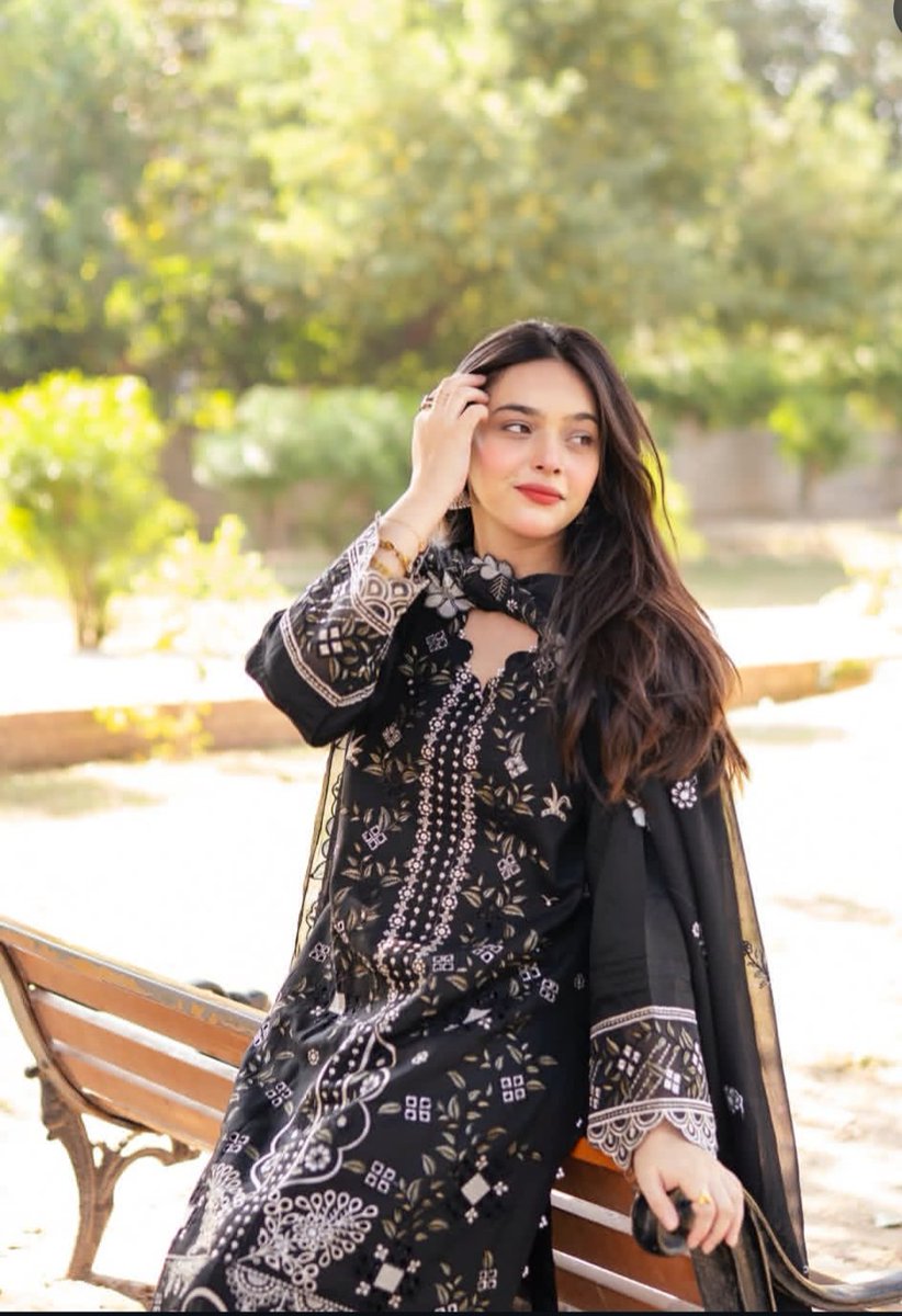 Kindness is everything. 
It’s like a light that just makes everything better. 🖤

Good Afternoon ⚡