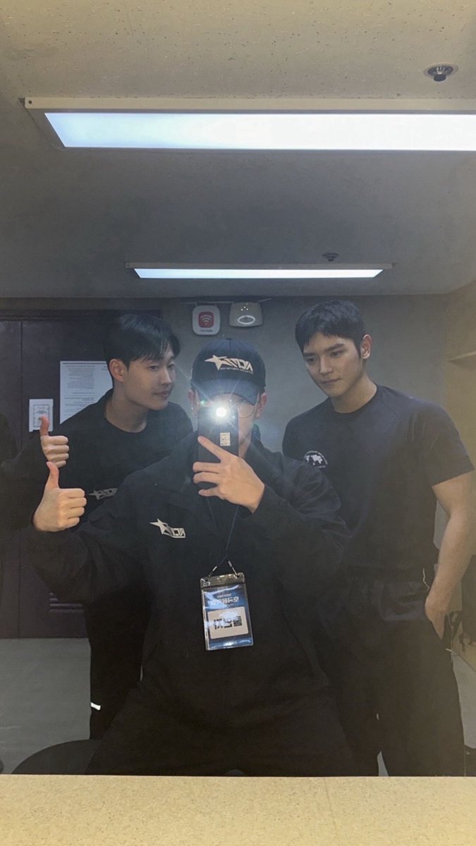 taeyongpictures's tweet image. taeyong with ncpt friends 🤍