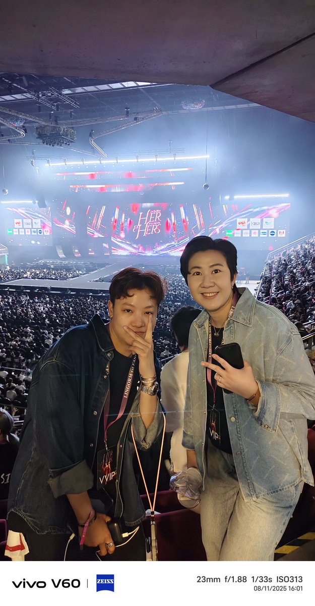 Bloom W. tweet media