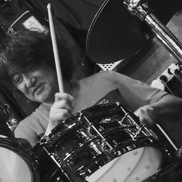leapshiro's tweet photo. 年末までに、プログレ、R&amp;R、ファンクビートなど約40曲をマスターしなければなりませぬ〜🎵🎶♬٩(^‿^)۶♫🎶 https://t.co/ybCSeQEWJb