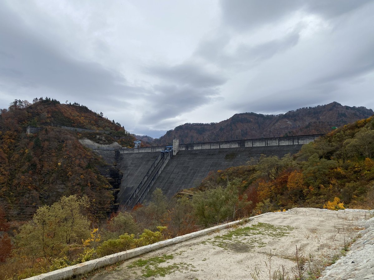 奥只見ダムに行ってきた。紅葉全開。明日から冬季閉鎖。