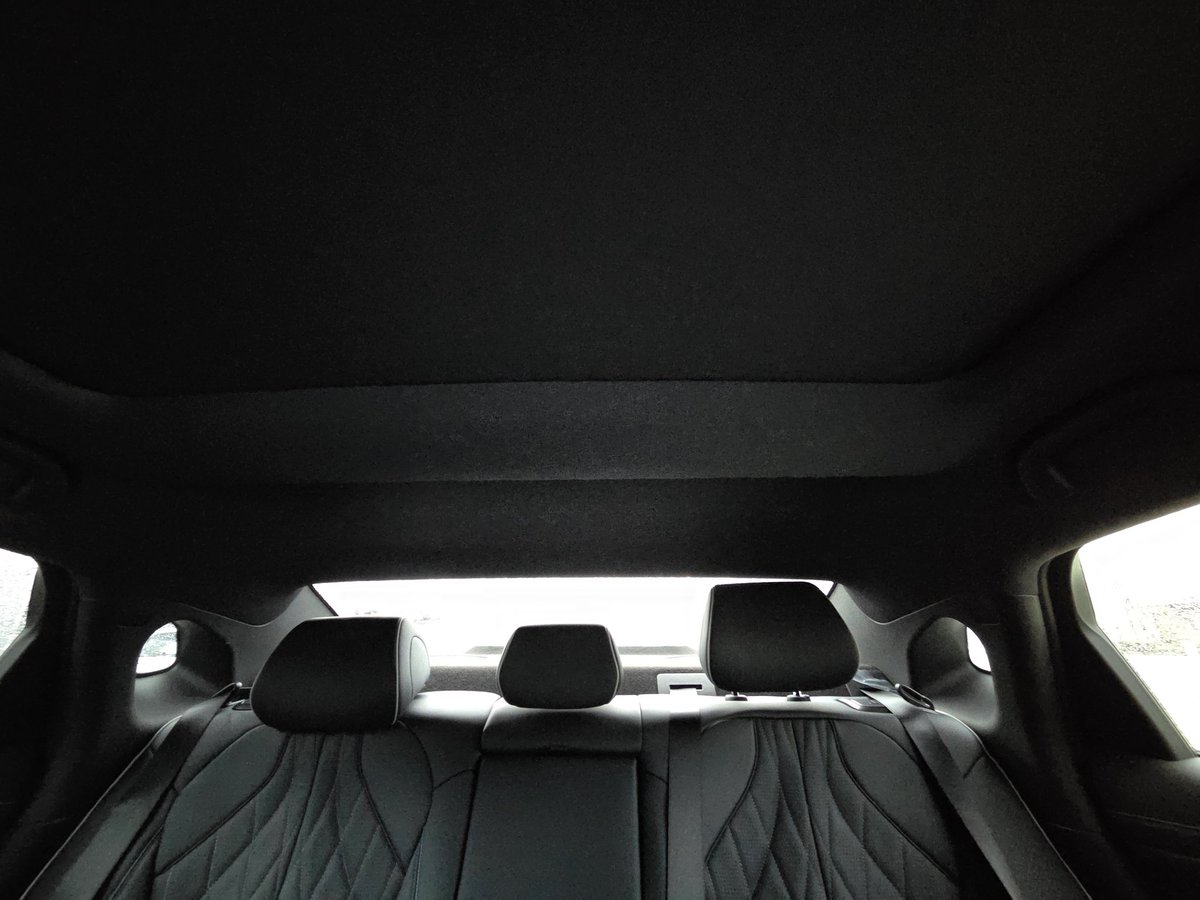 masayan_kazu's tweet image. 新型SEAL AWD試乗出来た
DiSUS-C めっちゃ良いじゃん
最初からこれで出してよ

サンシェード追加で開口部小さくなったのと天井の盛り上がりが気になる
これなら電子シェードの方が良かった
スポーツモードでも相変わらず初速加速は緩やかだけど中間加速は機敏に加速するね
#BYD #SEAL