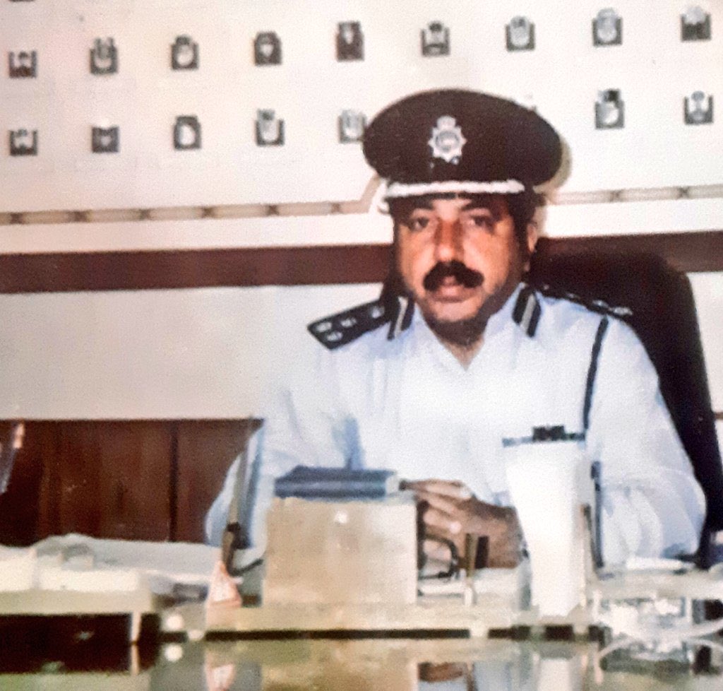 bourashed's tweet image. في ذمة الله
اللواء متقاعد/ يوسف عبدالعزيز السعد المنيفي98
يصلى عليه بعد صلاة العصر في مقبرة الصليبيخات.
عزاء الرجال : ديوان المنيفي 
الخالدية ق4 ش49 م3
يومي الاثنين والثلاثاء صباحا وعصرا
عزاء النساء:
النزهة ق3 ش31 م27
إنا لله وإنا إليه راجعون