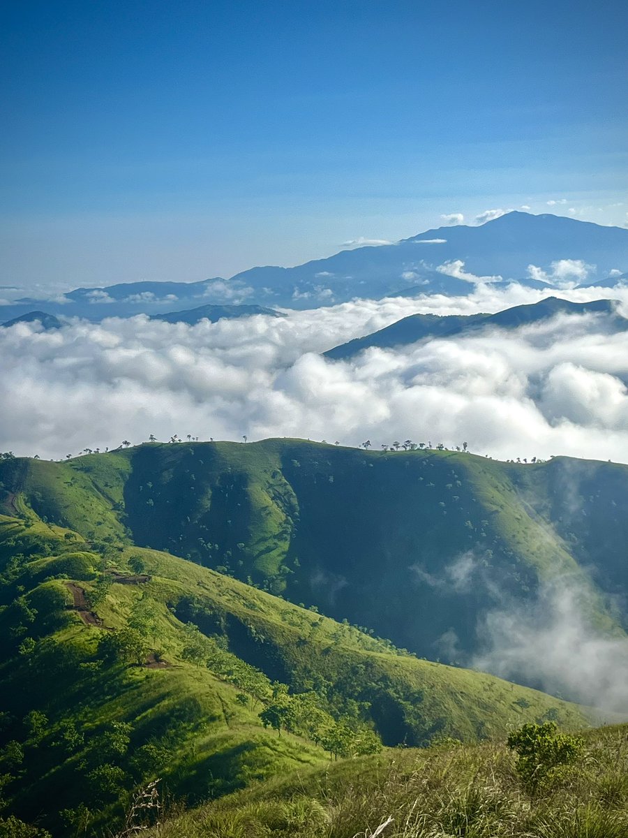 womenchielou's tweet image. Sierra Madre never failed to protect us. May she keep us safe again this time.