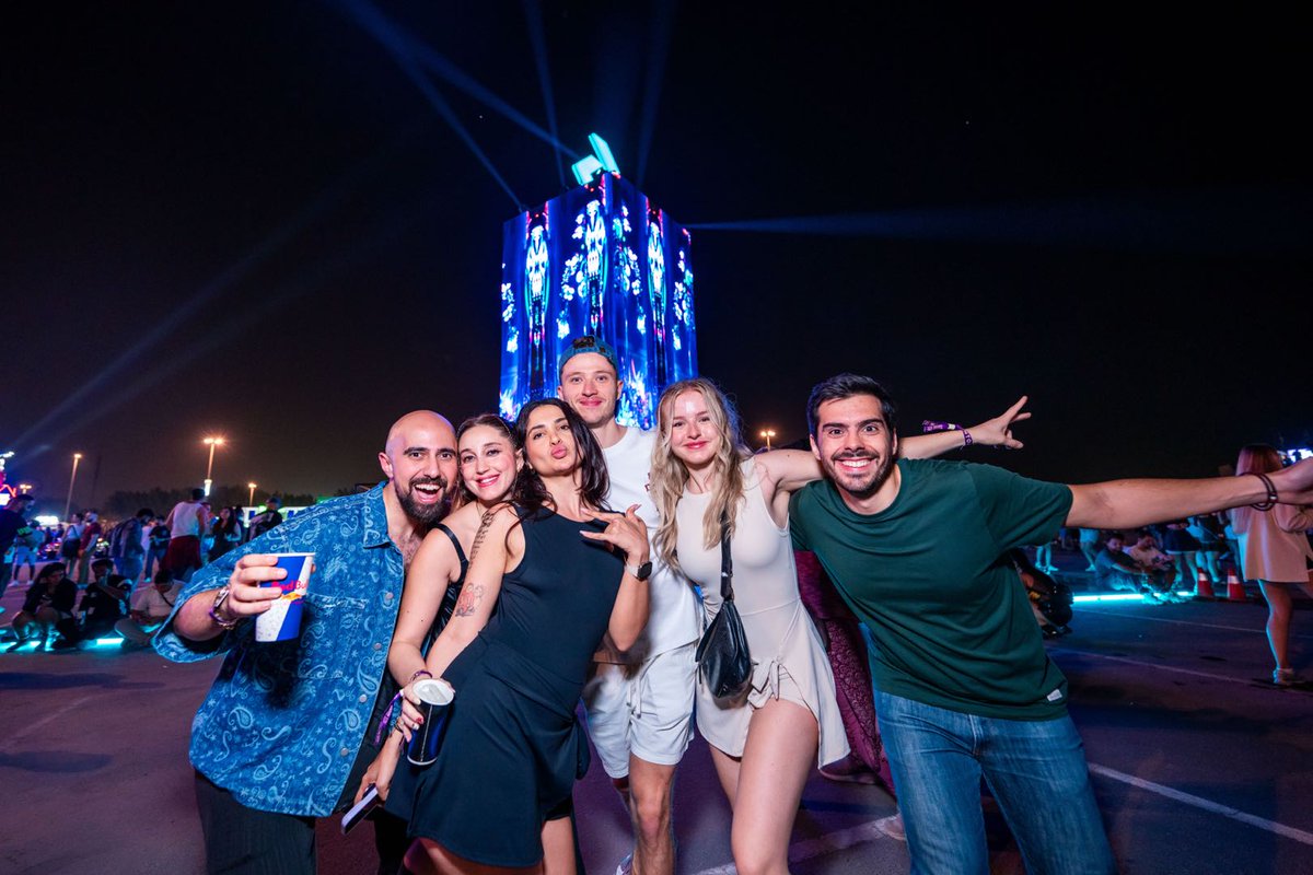 bitget's tweet image. Survived #UNTOLDxBitget Day 3 and still dancing 💃🕺

@Martingarrinx had us all losing it, and our booth was packed with an amazing crowd for the special Bhangra performance! 🔥

#EventWithBitget #FeelTheBeat