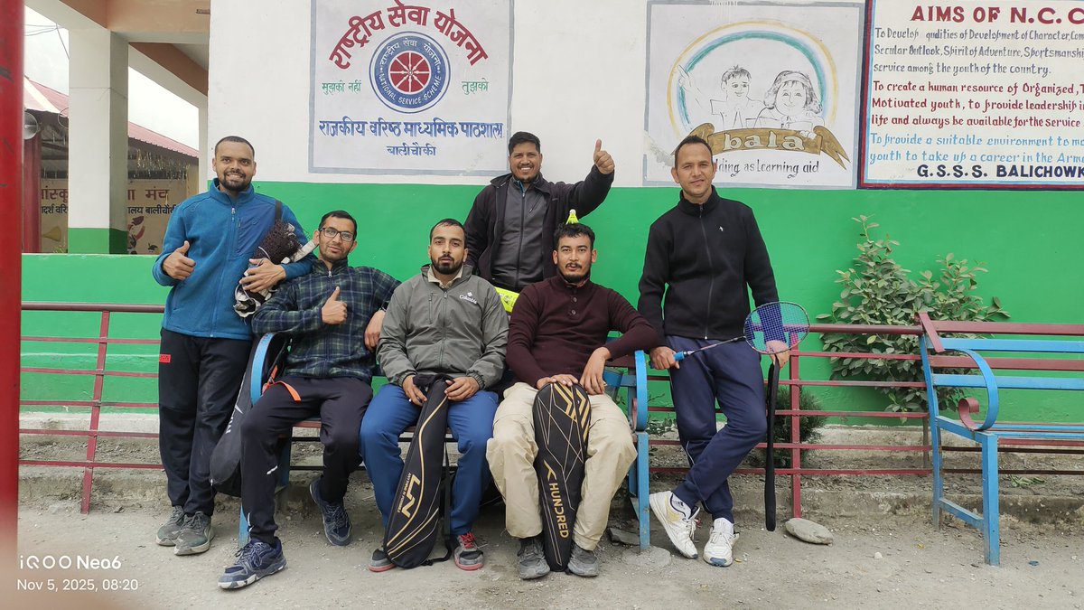 lalitkumarseraj's tweet image. छोड़ने वाले तो कहीं पर भी साथ छोड़कर चले जाते हैं,
निभाने वाले तो आखिरी दम तक साथ निभाते हैं..