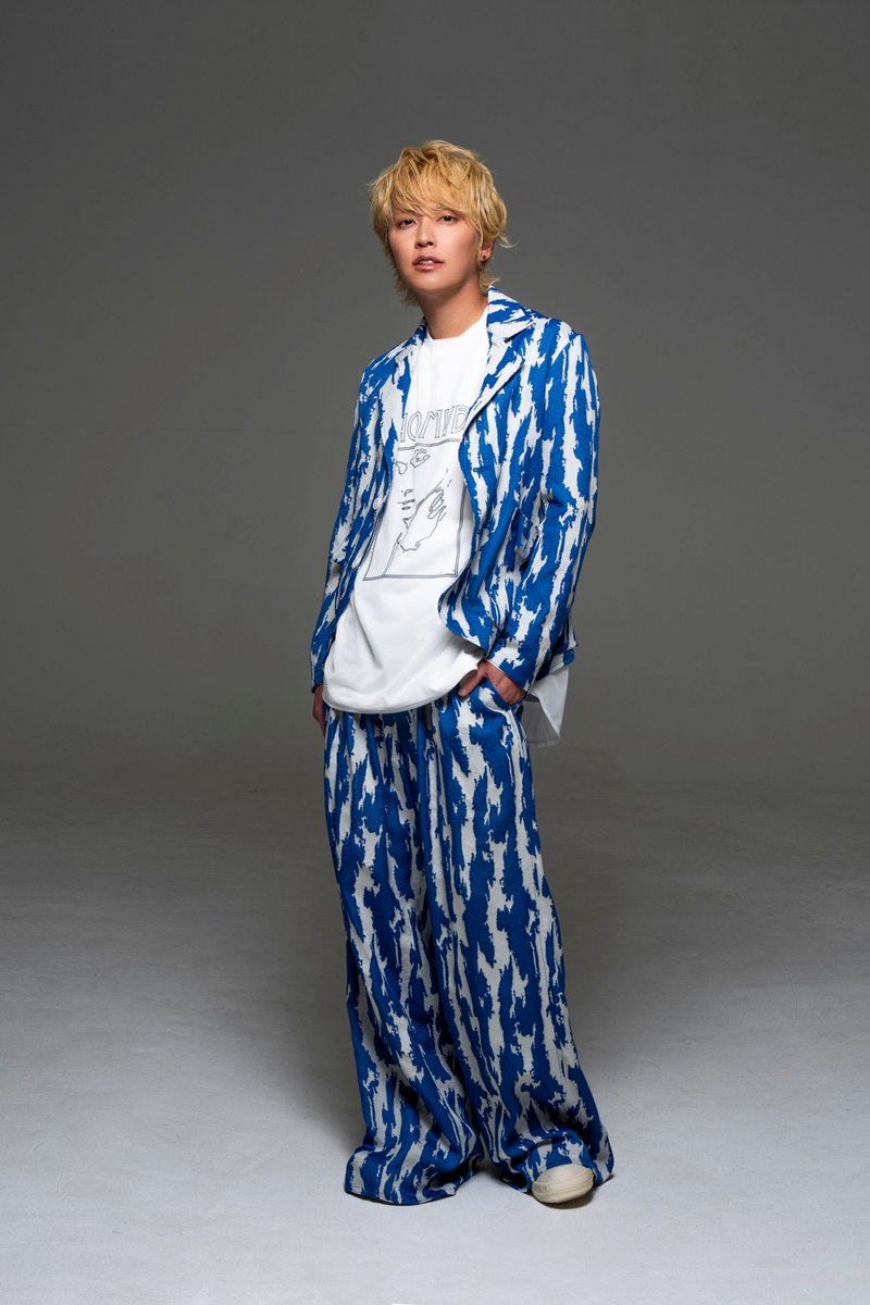 E6%89%8B%E8%B6%8A%E3%81%8F%E3%82%93