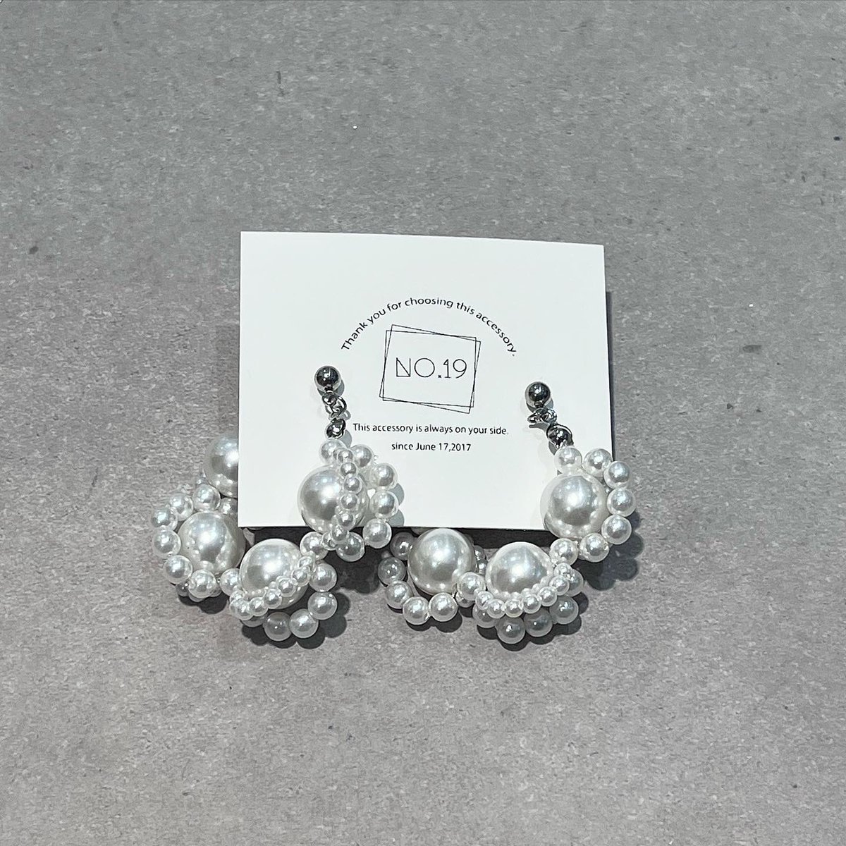 no19start's tweet photo. 無機質なfancyをコンセプトにアクセサリーを作ってます！
パール、シルバーやクリア系など透明感のある作品が多いです🫧

出展日：11/15,16両日
出展名：NO.19(ナンバーナインティーン)
ブース番号 ：南館4F P-370,371

#デザフェス62リポスト
#デザフェス62  #デザフェス62お品書き 
@designfesta https://t.co/HEJDR6jojm