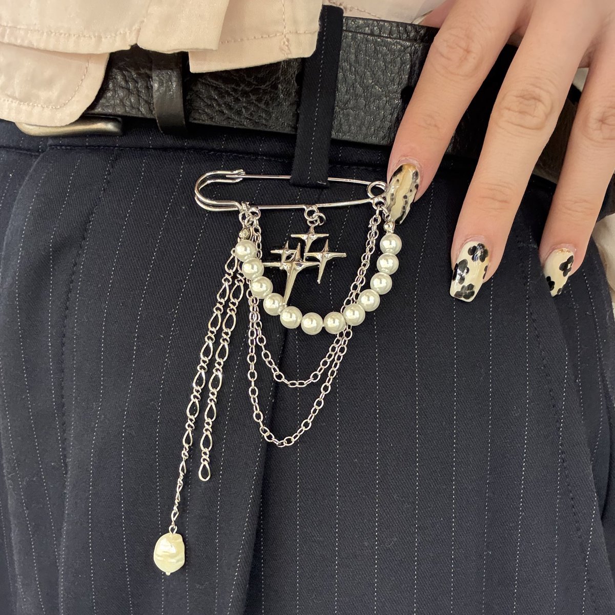 no19start's tweet photo. 無機質なfancyをコンセプトにアクセサリーを作ってます！
パール、シルバーやクリア系など透明感のある作品が多いです🫧

出展日：11/15,16両日
出展名：NO.19(ナンバーナインティーン)
ブース番号 ：南館4F P-370,371

#デザフェス62リポスト
#デザフェス62  #デザフェス62お品書き 
@designfesta https://t.co/HEJDR6jojm