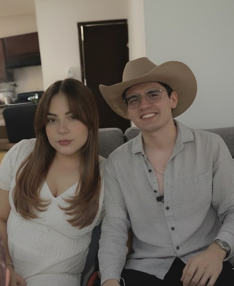 MMXVI8's tweet photo. Que ahora me llamare Gloria dice el patron @elmarianaa gracias por venir a mi casa https://t.co/x4LquBGTxU