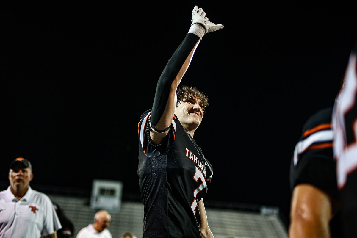MyersElvis2376's tweet image. Thank you, Tahlequah Football for the memories and lessons that I’ll never forget. 7 out.
⁦@tahlequah_fb⁩ ⁦@KeithWi62873773⁩