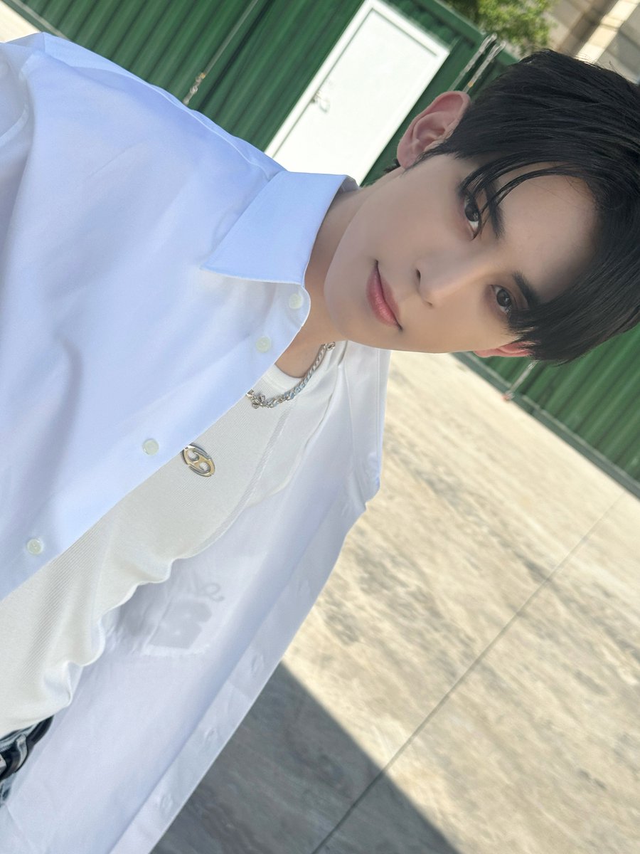 CUBE_NOWZ's tweet image. ᵂᴬᵀᴱᴿᴮᴼᴹᴮ ᴹᴬᶜᴬᴼ 🔫

#NOWZ #나우즈 
#현빈 #HYEONBIN
#WATERBOMBMACAO2025