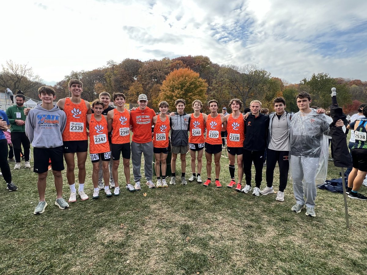 Edwardsville618's tweet photo. What a finish for our Tigers! 
Huge shoutout to the Edwardsville Boys XC Team for an incredible run at the IHSA State Meet! After losing senior leader Colin Thomas to injury, the team showed unreal heart &amp; grit and Colin’s pre-race speech lit the fire. 🔥
6 PRs &amp; 23rd at State! https://t.co/nmcB4Wedis