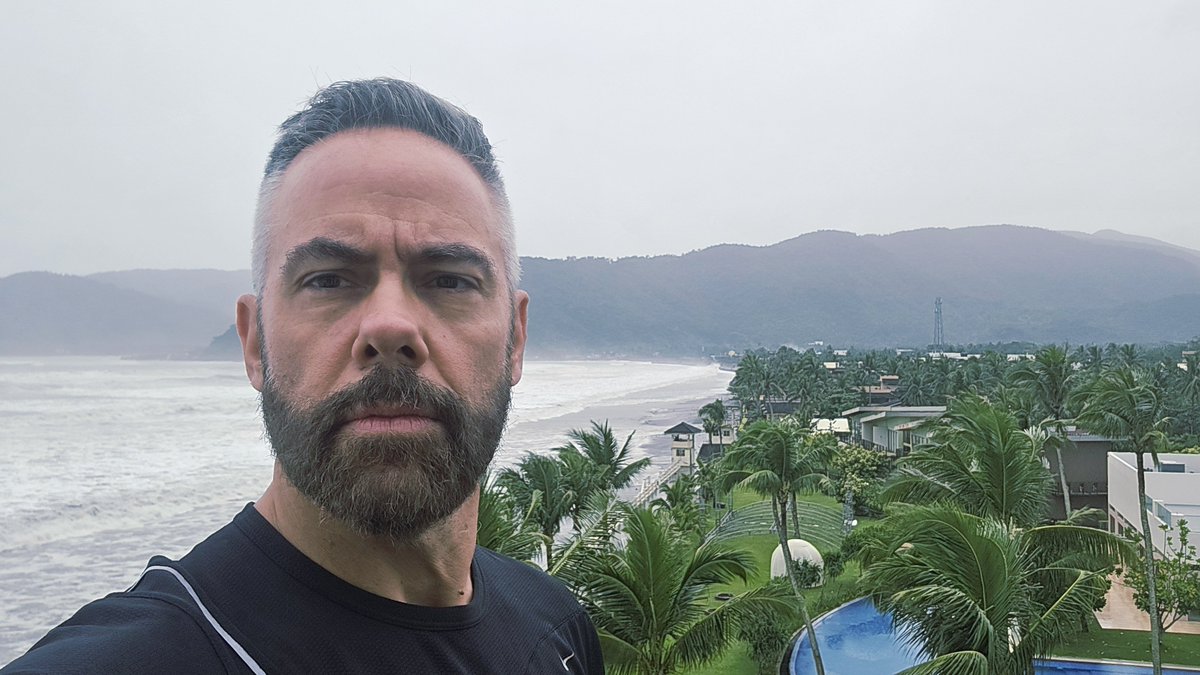 My location right on the waterfront in Baler #Philippines is kind of dicey—I think there's gonna be major storm surge issues here—but it's a spectacular front-row seat for observing, documenting, &amp; measuring #Typhoon #FUNGWONG as it comes roaring in off the Pacific tonight.