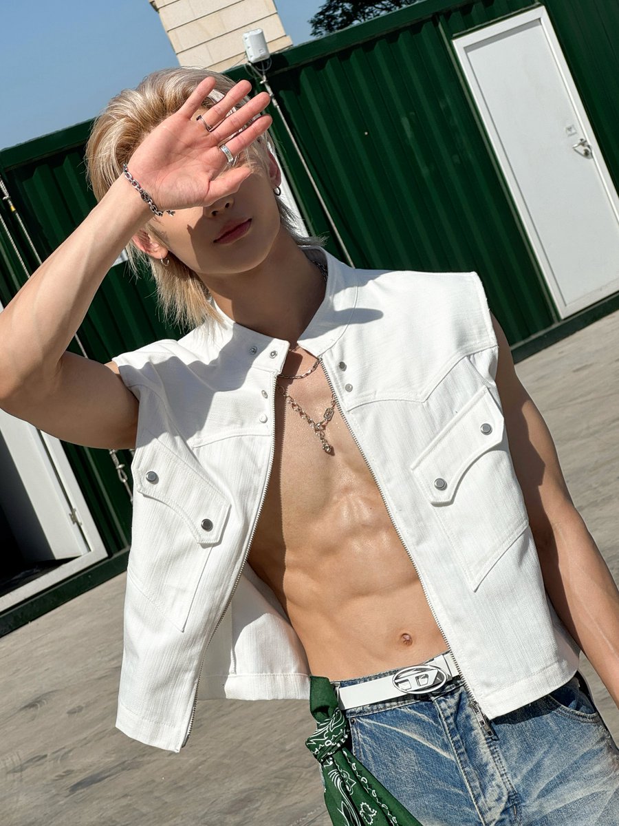 CUBE_NOWZ's tweet image. ᵂᴬᵀᴱᴿᴮᴼᴹᴮ ᴹᴬᶜᴬᴼ 🔫

#NOWZ #나우즈 
#시윤 #SIYUN
#WATERBOMBMACAO2025