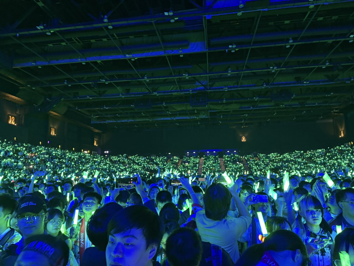 dashanwu's tweet photo. #MIKUEXPO2025 
#MIKUEXPOASIA 

绿色海洋，令人感动 https://t.co/tvv1n9ulRy